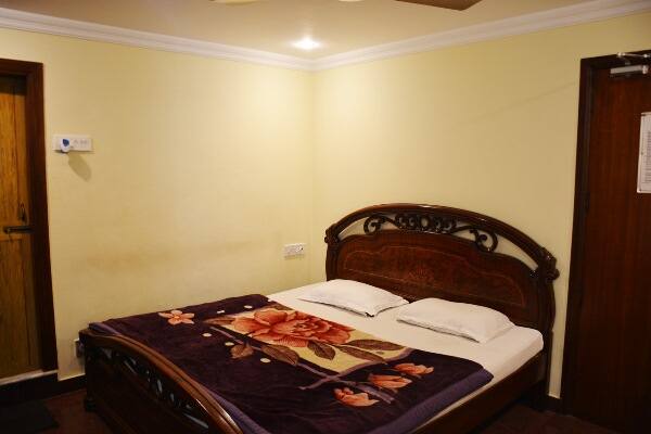 Mayur Hotel, Guwahati 3